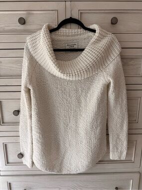 Abercrombie & Fitch Ivory Cowl Neck Pullover Sweater